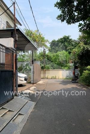 Rumah mewah bebas banjir lingkungan elit di Kemang, Jakarta Selatan - 2