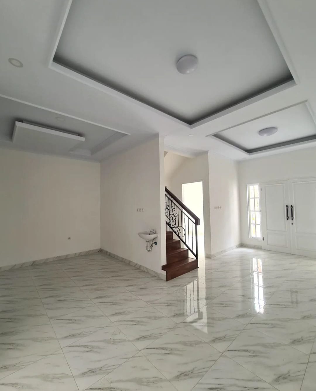 Dijual Rumah Cluster di Jln Warung Sila Raya Jagakarsa Jakarta Selatan - 4