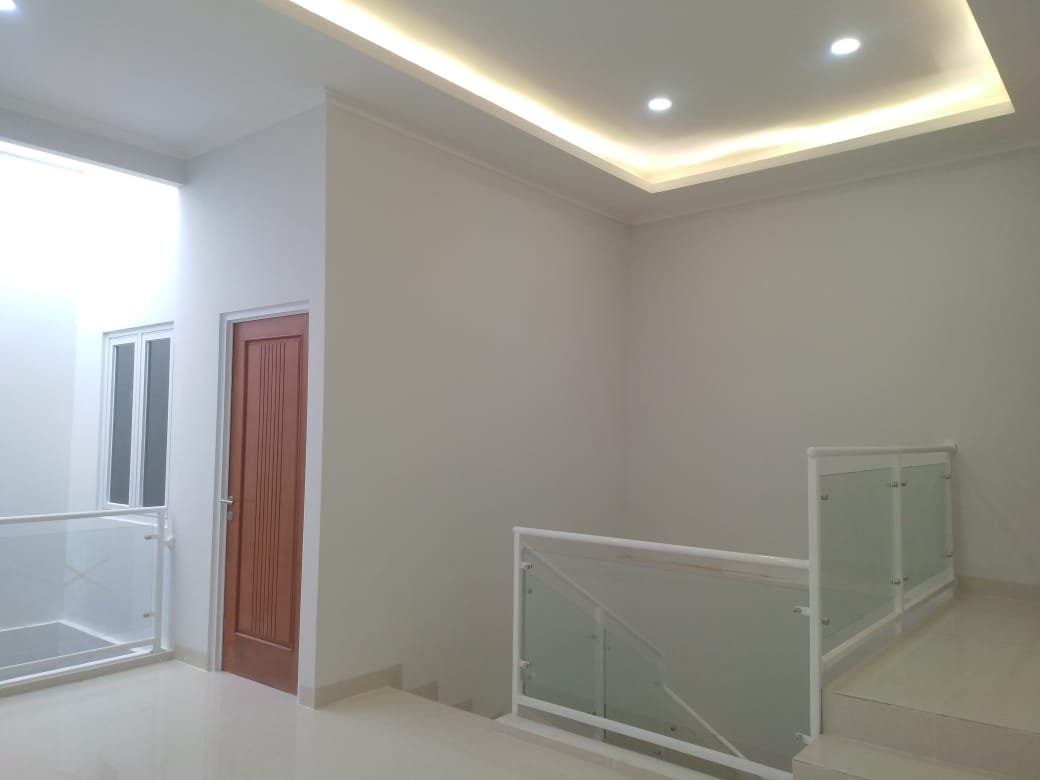 Dijual Rumah Ada Rooftop di Jln Tebet Timur Jakarta Selatan - 8