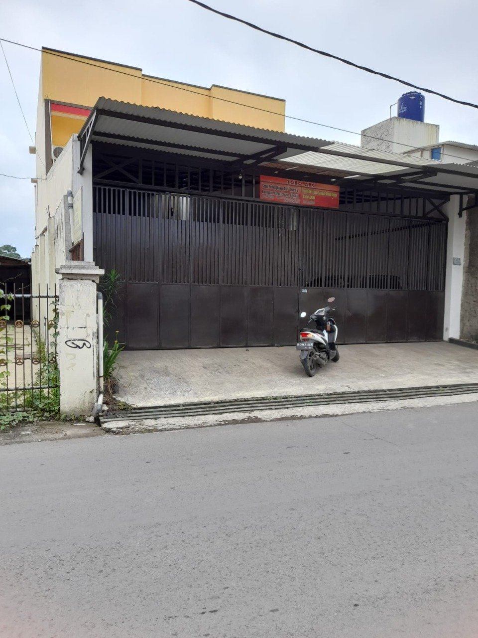 Dijual Cepat 2 Ruko Jadi Satu,Lokasi Sangat Strategis,Cocok Untuk Usaha Apa Saja  - 4