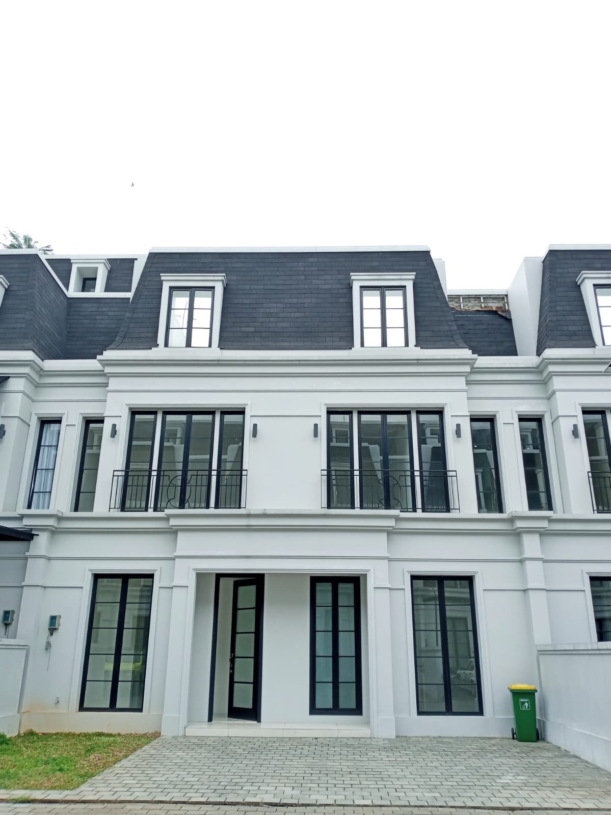 Rumah Baru Mewah Dekat Pejaten Village Mall Jakarta Selatan - 1