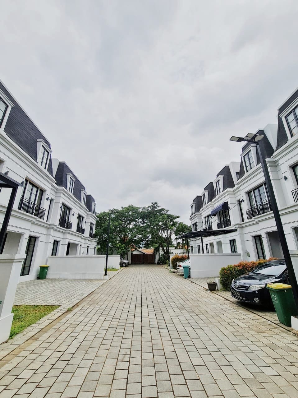 Rumah Baru Mewah Dekat Pejaten Village Mall Jakarta Selatan - 2
