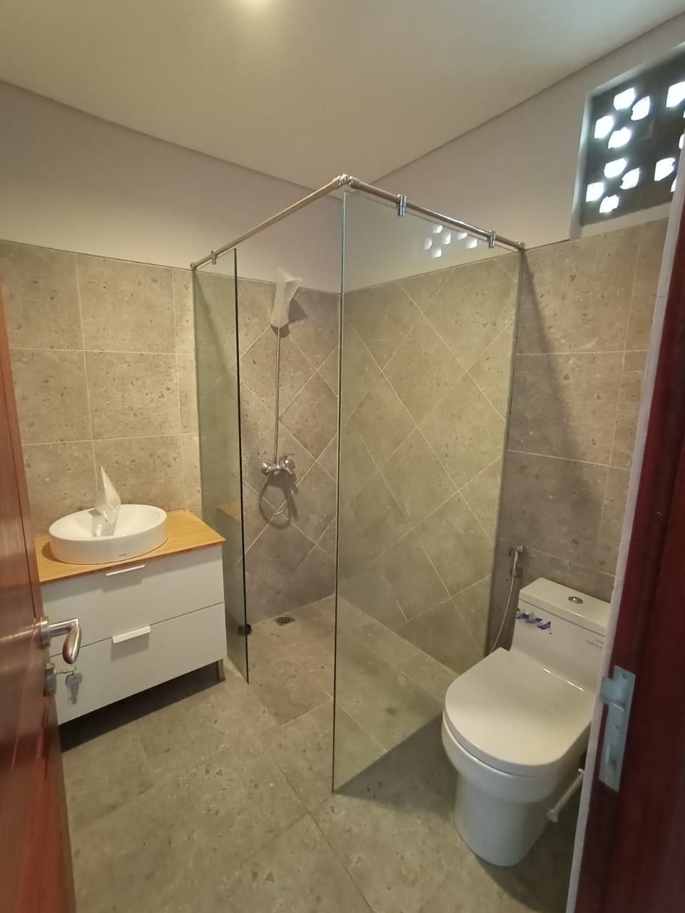 Rumah di Jln Cendrawasih Pesanggrahan Kebayoran Lama Jakarta Selatan - 2