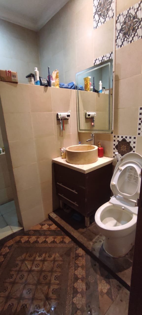 Rumah Asri Dengan Konsep Industrial Dan Klasik - 9