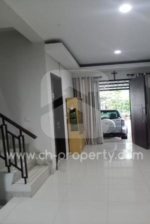 Rumah cluster tenang dan aman di Green Lake City, Tangerang - 3
