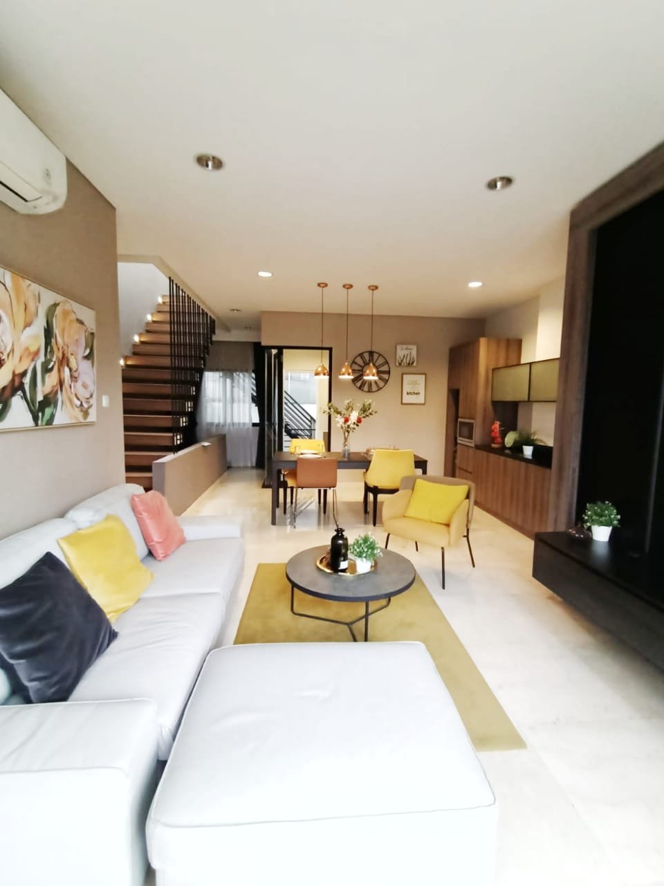 Rumah Besar 3 Lantai Di Cilandak Jakarta Selatan - 5