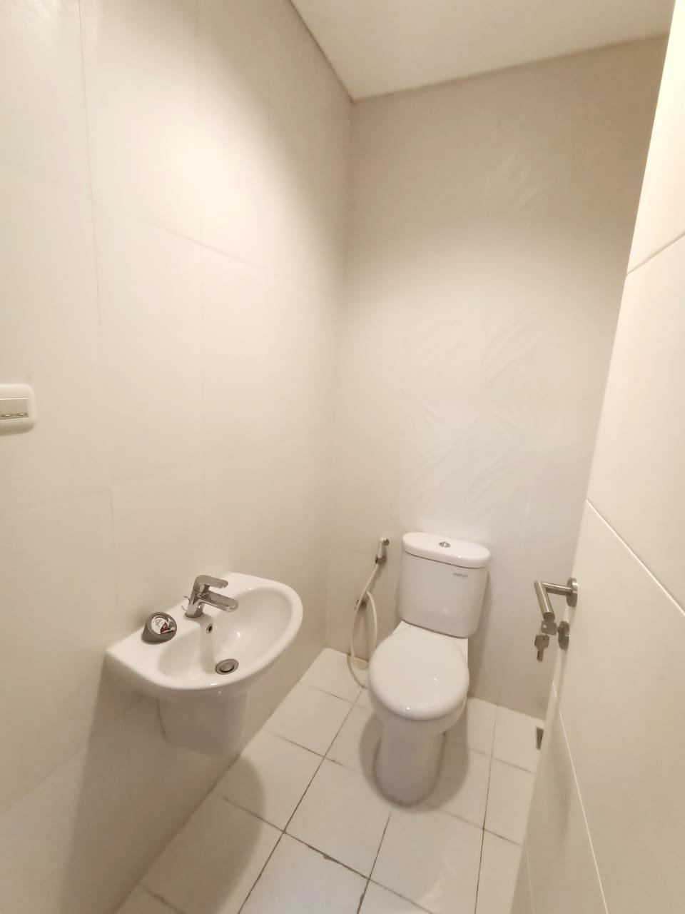 Rumah Besar 3 Lantai Di Cilandak Jakarta Selatan - 10