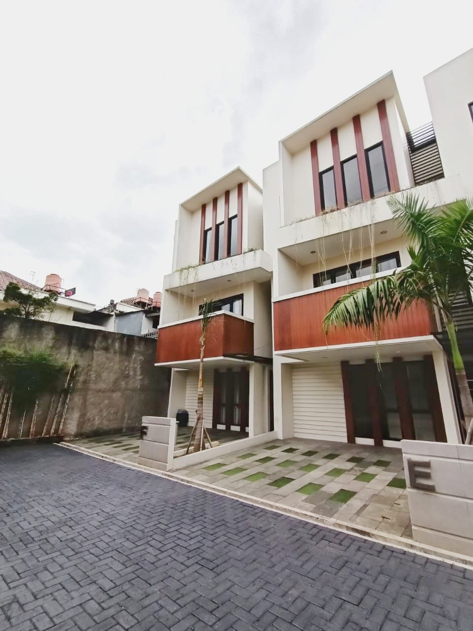 Rumah Besar 3 Lantai Di Cilandak Jakarta Selatan - 3