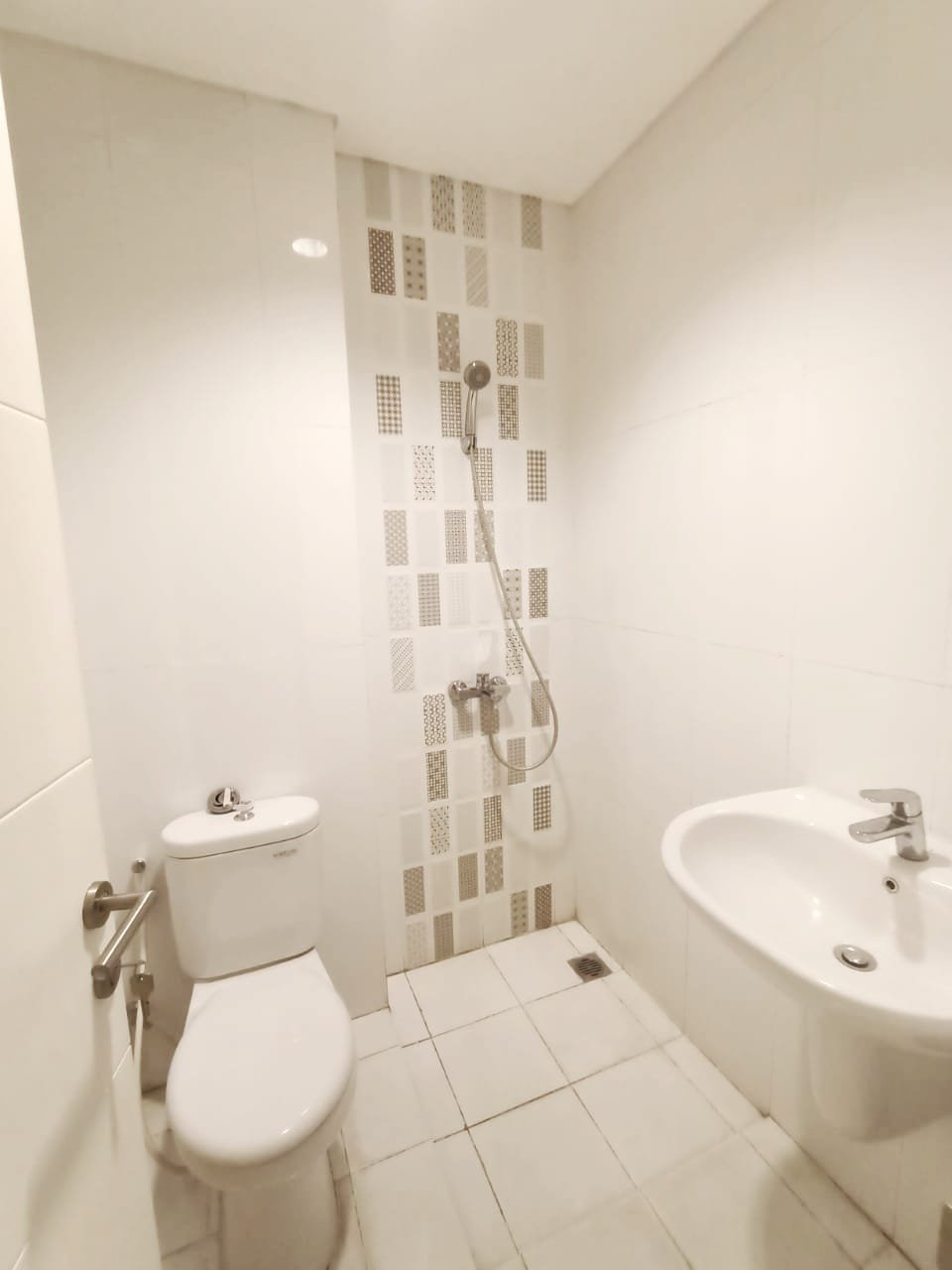 Rumah Besar 3 Lantai Di Cilandak Jakarta Selatan - 11