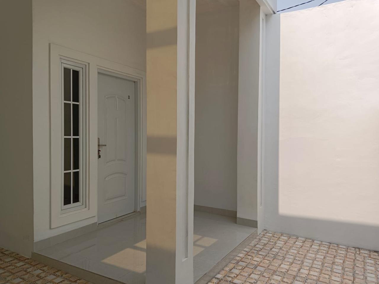For Sale Rumah Classic Modern Strategis Full Renovasi Di Graha Asri Jababeka Cikarang - 2