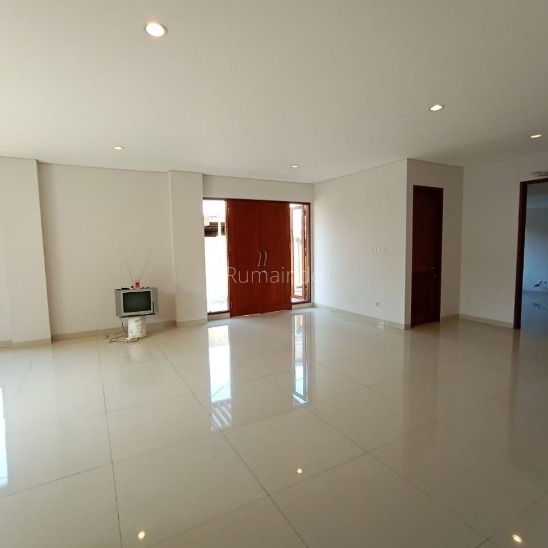 Dijual Murah Rumah di Jln Cendrawasih Pesanggrahan Kebayoran Lama Jakarta Selatan - 3