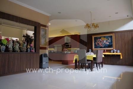 Rumah Bagus Lokasi  Nyaman di Green Garden Jakarta-Barat - 5