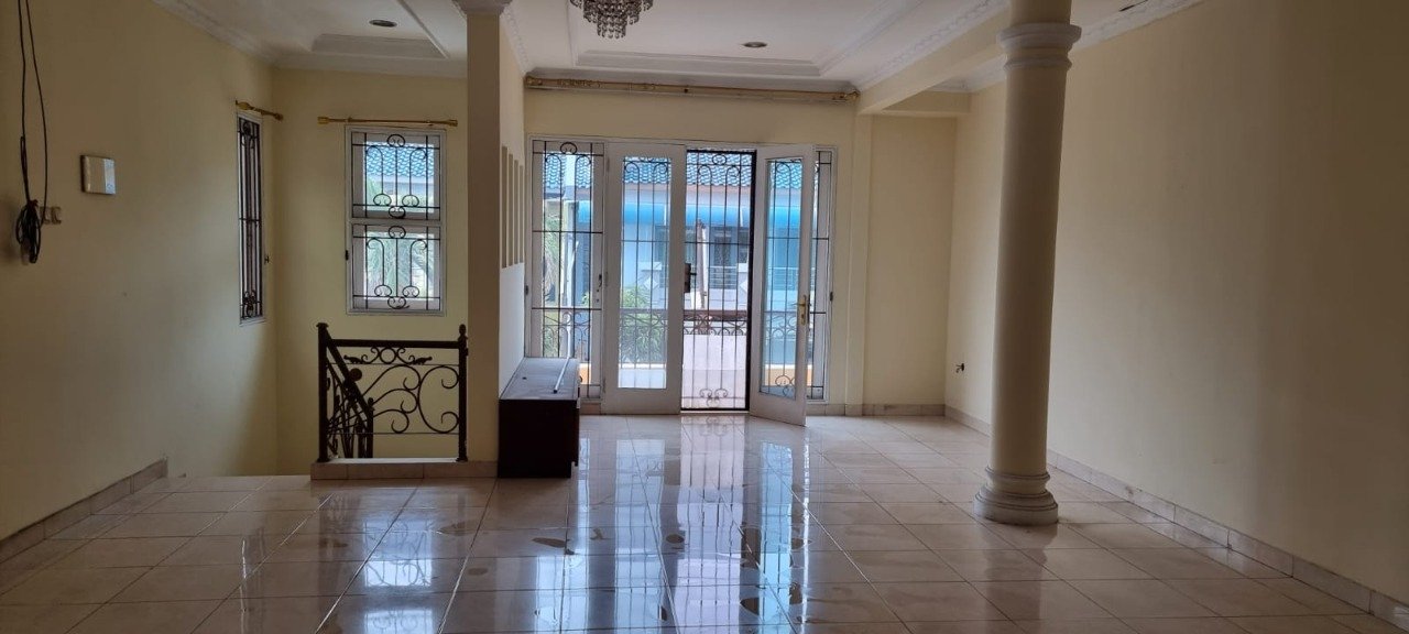 Dijual Murah Rumah Bangunan 2 lantai Taman Grisenda PIK - 8