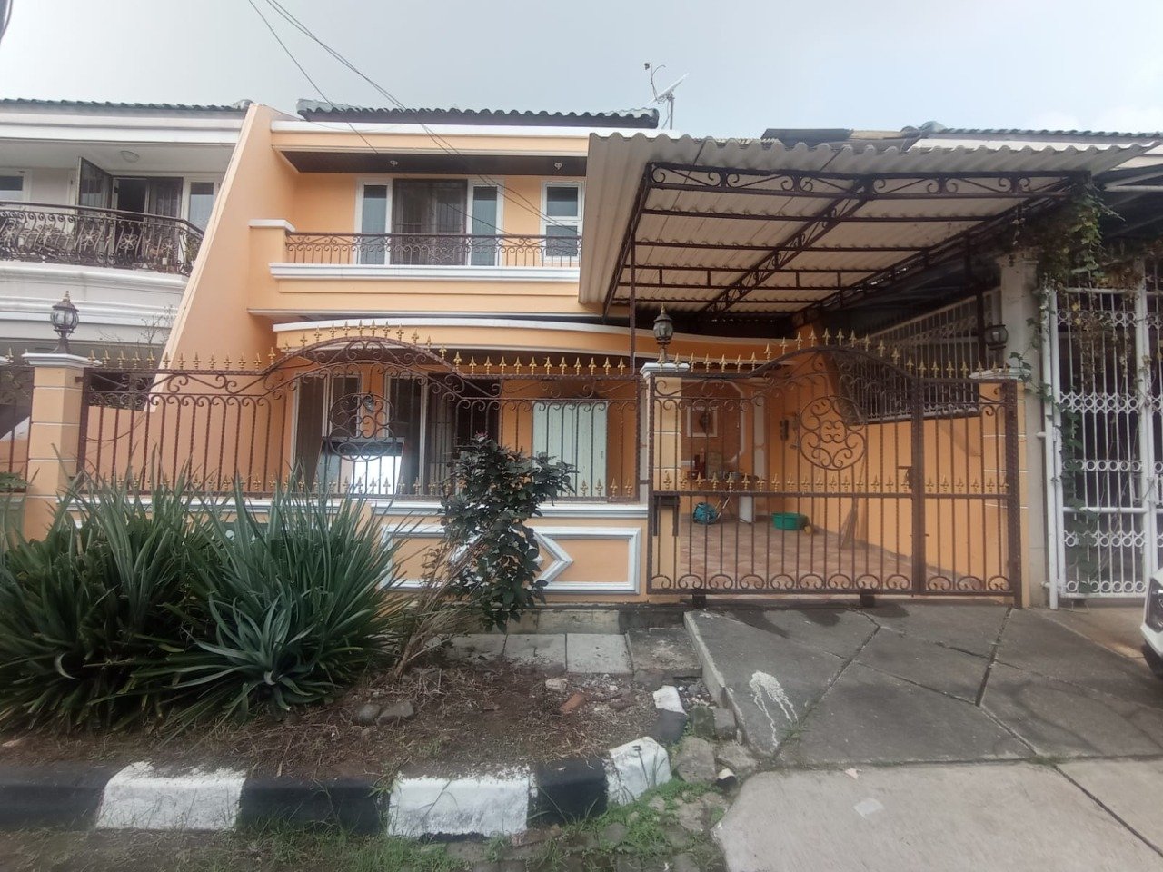 Dijual Murah Rumah Bangunan 2 lantai Taman Grisenda PIK - 2