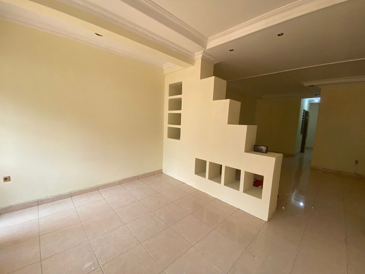 Dijual Murah Rumah Bangunan 2 lantai Taman Grisenda PIK - 9