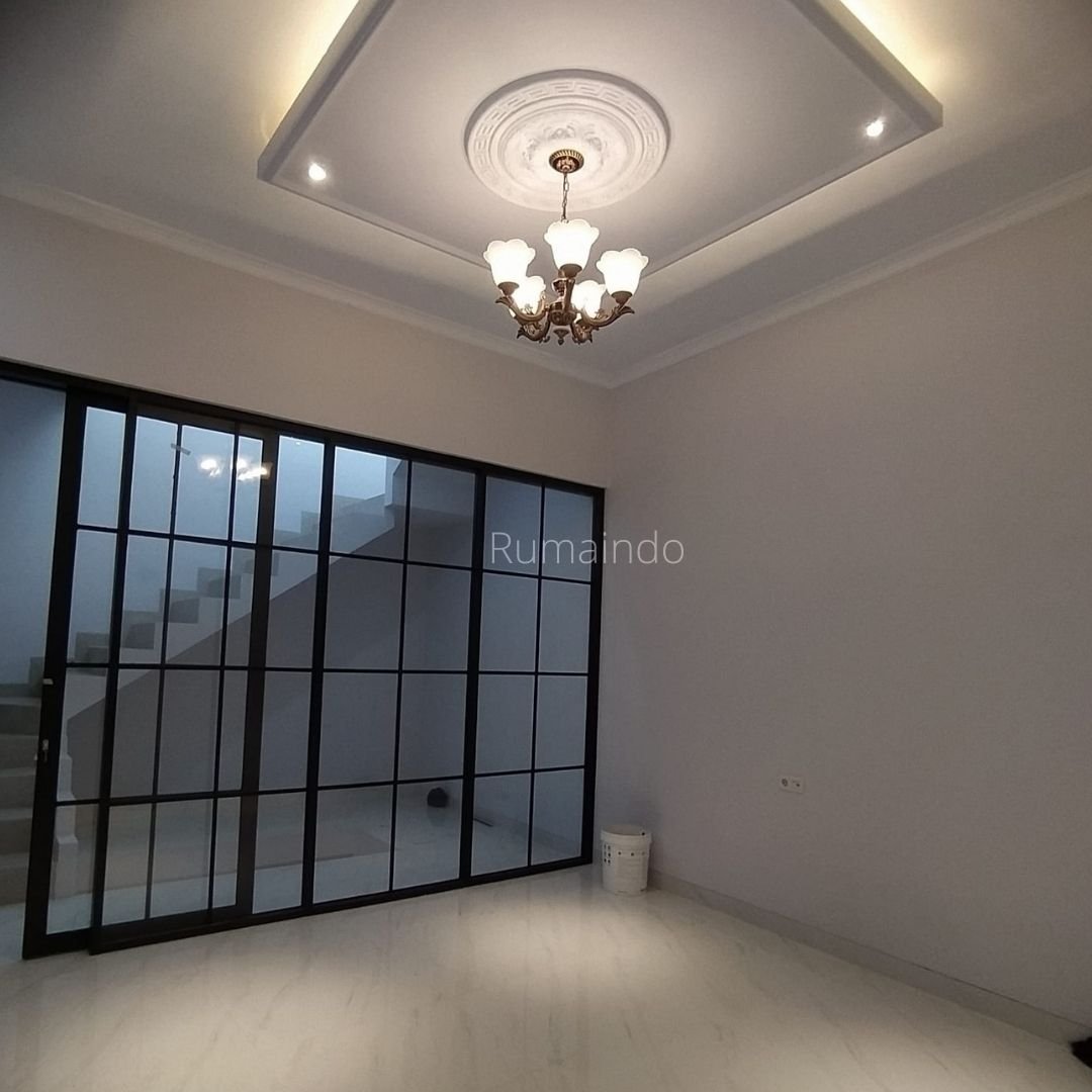 Dijual Murah Rumah Ada Rooftop Dekat Ragunan Kebagusan Jakarta Selatan - 7