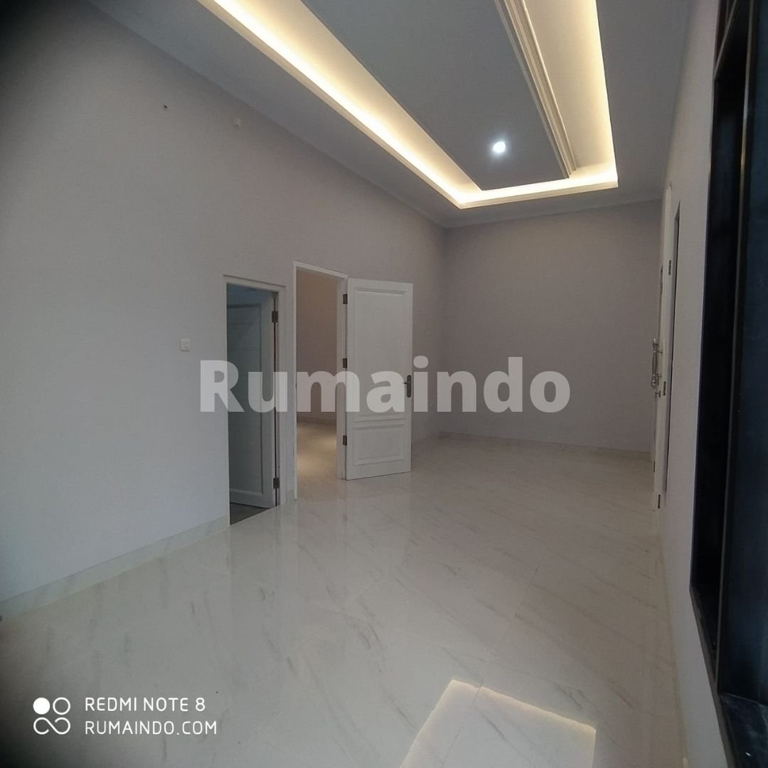 Dijual Murah Rumah Ada Rooftop Dekat Ragunan Kebagusan Jakarta Selatan - 8
