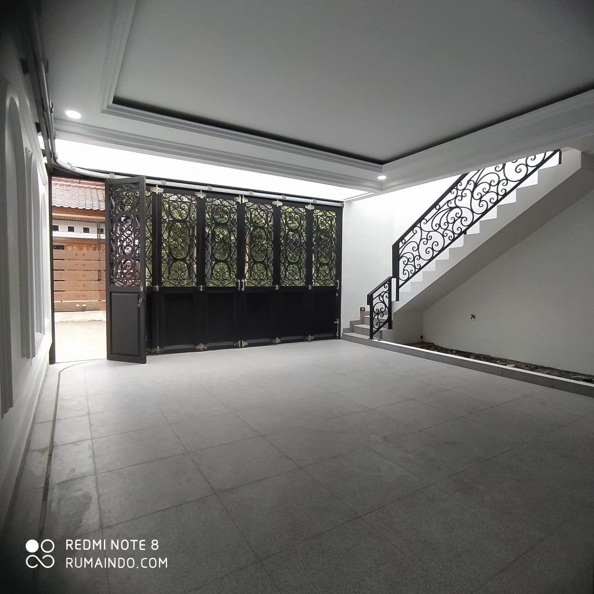 Dijual Rumah Ada Kolam Renang Di Komplek DPR Jln Benda Jagakarsa Jakarta Selatan - 12