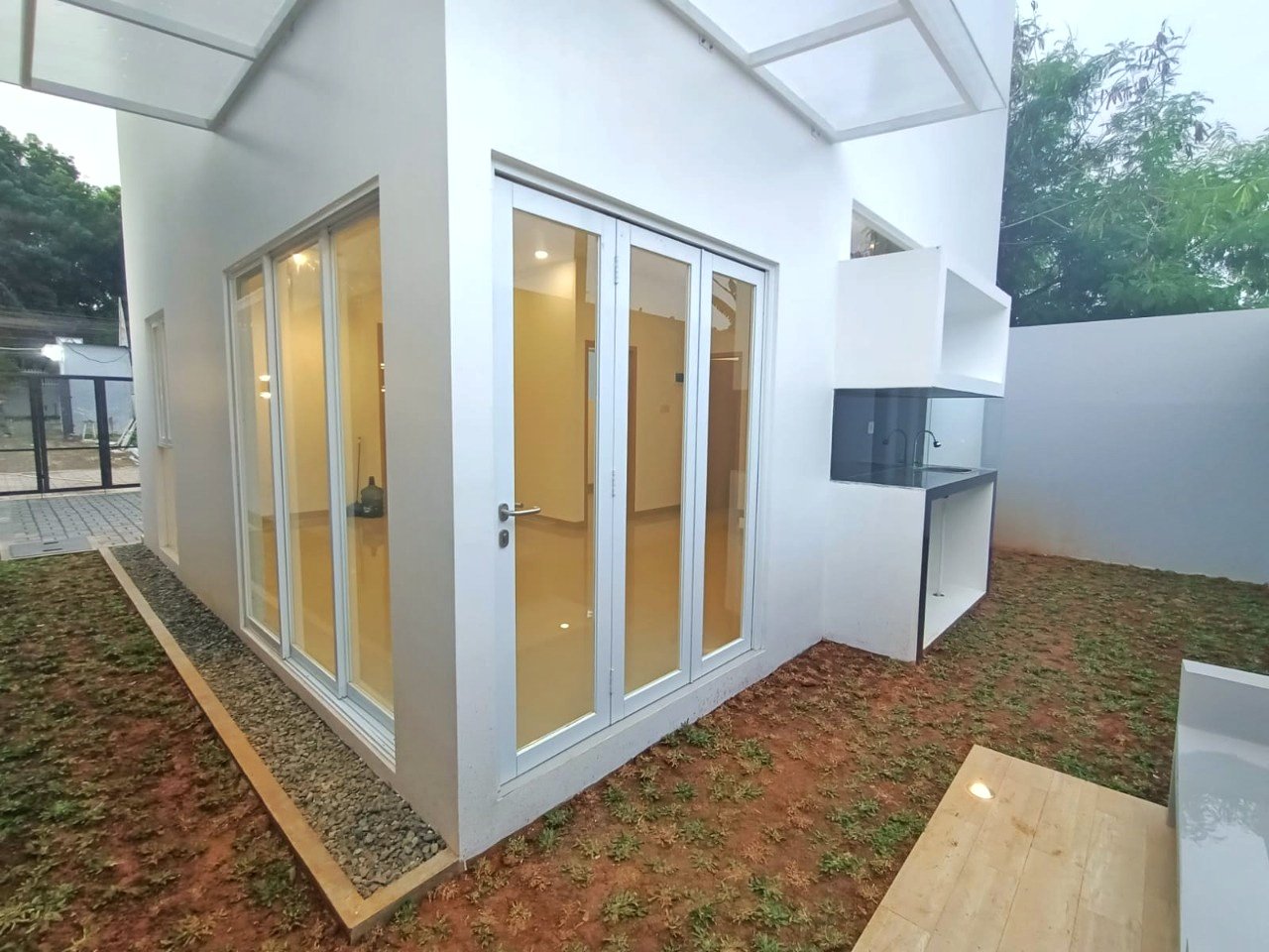 New Garden Townhouse At Jagakarsa Jakarta Selatan - 3