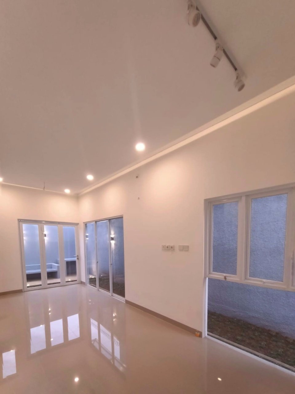 New Garden Townhouse At Jagakarsa Jakarta Selatan - 2