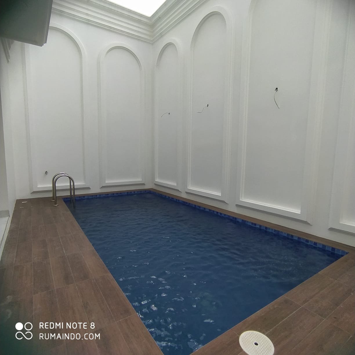 Dijual Rumah Ada Kolam Renang Di Komplek DPR Jln Benda Jagakarsa Jakarta Selatan - 11