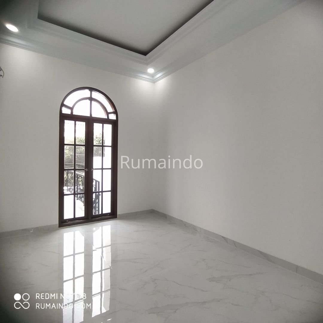 Dijual Rumah Ada Kolam Renang Di Komplek DPR Jln Benda Jagakarsa Jakarta Selatan - 7