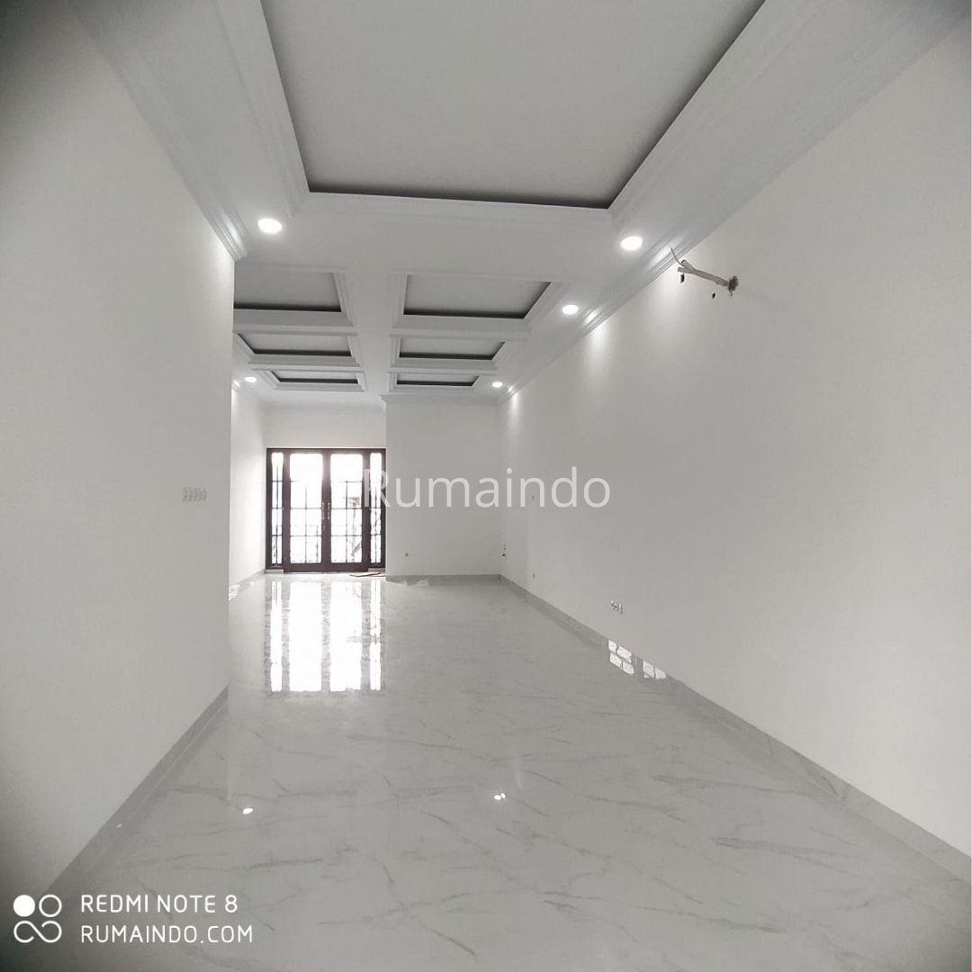 Dijual Rumah Ada Kolam Renang Di Komplek DPR Jln Benda Jagakarsa Jakarta Selatan - 5