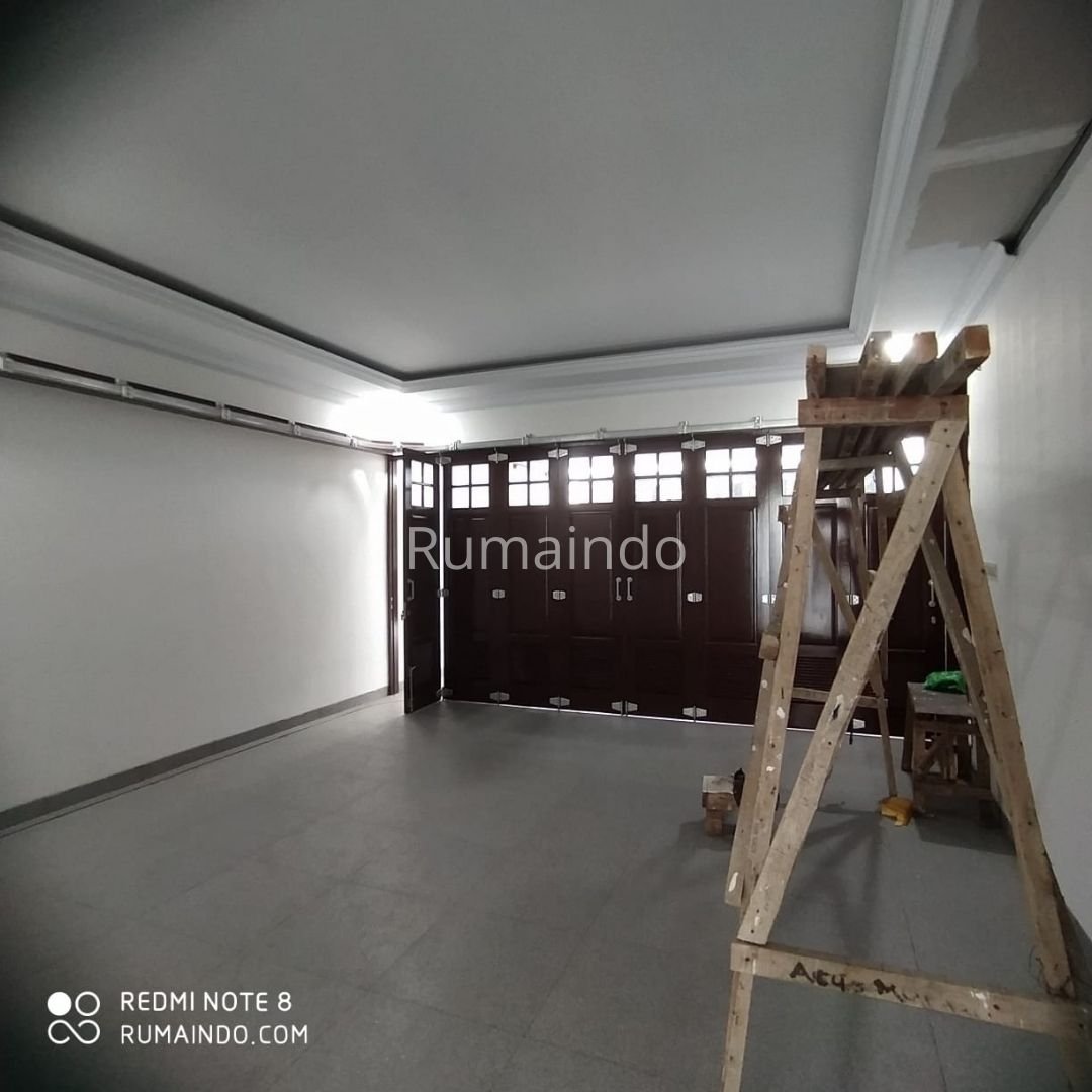 Dijual Rumah Ada Kolam Renang Di Komplek DPR Jln Benda Jagakarsa Jakarta Selatan - 10