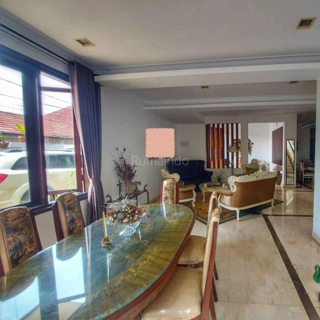 Dijual Rumah Mewah Ada Kolam Renang di Komplek Kesehatan Pesanggrahan Jakarta Selatan - 5
