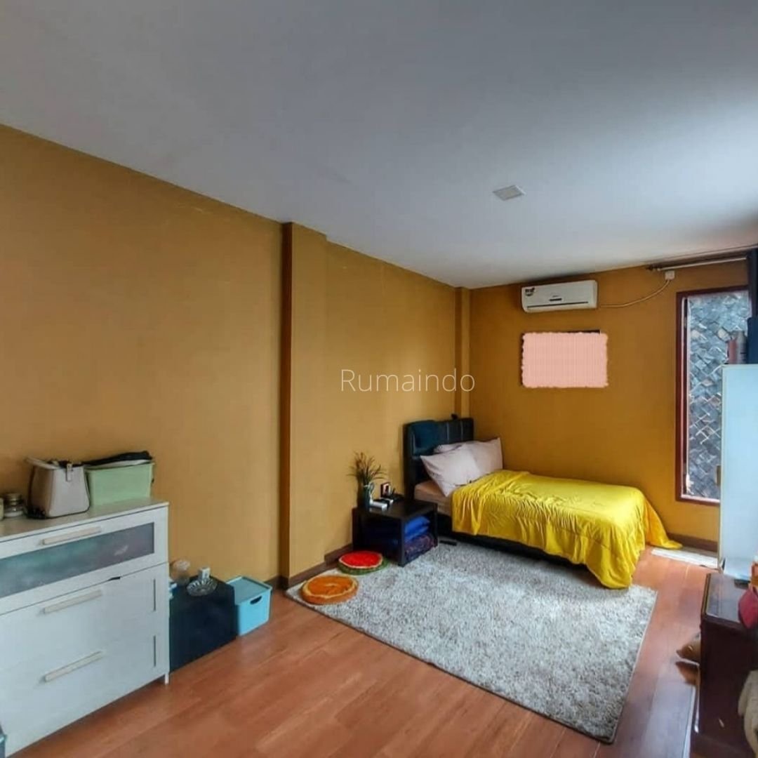 Dijual Rumah Mewah Ada Kolam Renang di Komplek Kesehatan Pesanggrahan Jakarta Selatan - 7