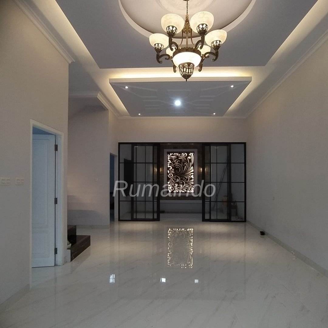 Rumah Ada Rooftop Dekat Ragunan Kebagusan Jakarta Selatan - 2