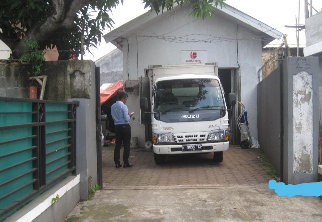 Dijual Rumah Bisa untuk Gudang dan Kantor Lokasi Strategis - 2