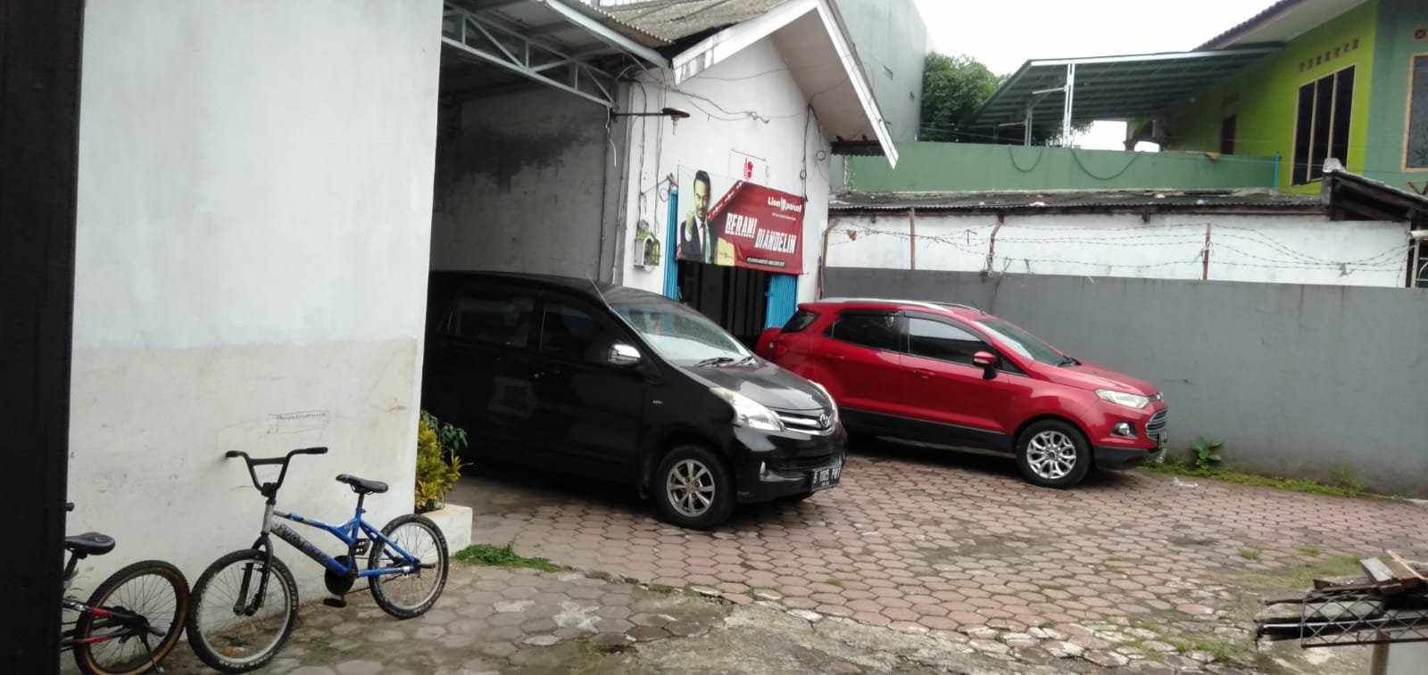 Dijual Rumah Bisa untuk Gudang dan Kantor Lokasi Strategis - 3
