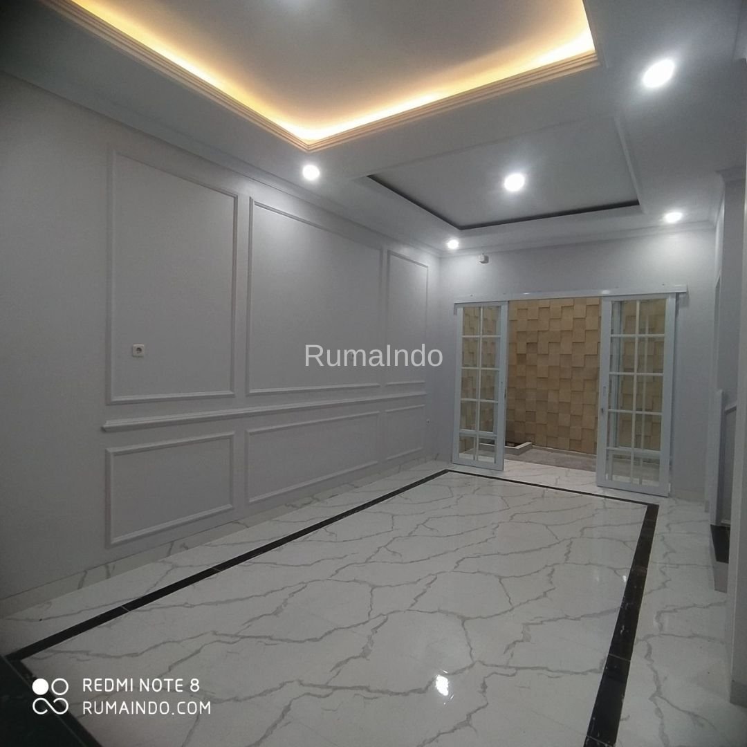 Dijual Murah Rumah Cluster Baru 3 Lantai di Cilandak Jakarta Selatan - 7