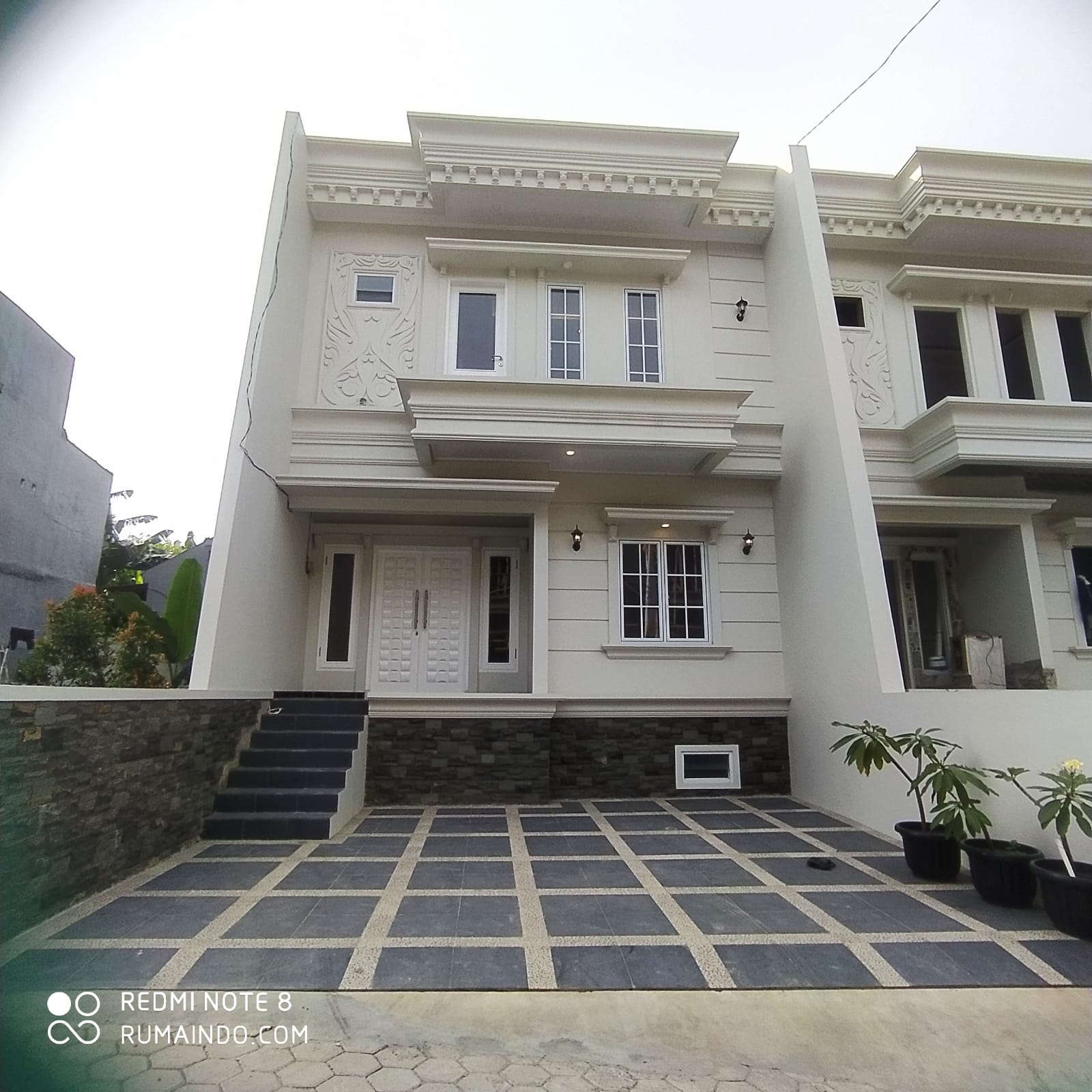Dijual Murah Rumah Cluster Baru 3 Lantai di Cilandak Jakarta Selatan - 1