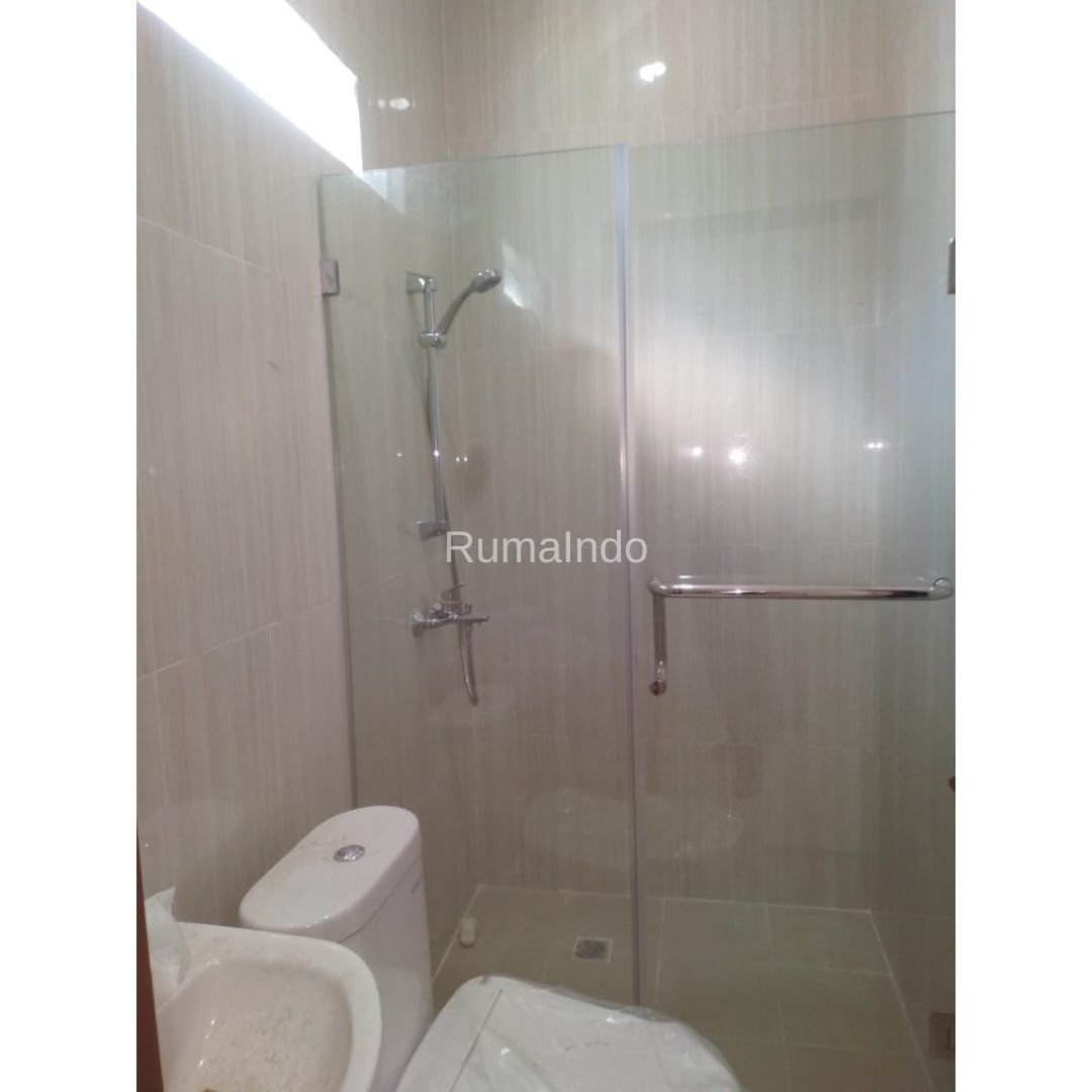 Dijual Murah Rumah Baru Ada Rooftop di Tebet Timur Jakarta Selatan - 9