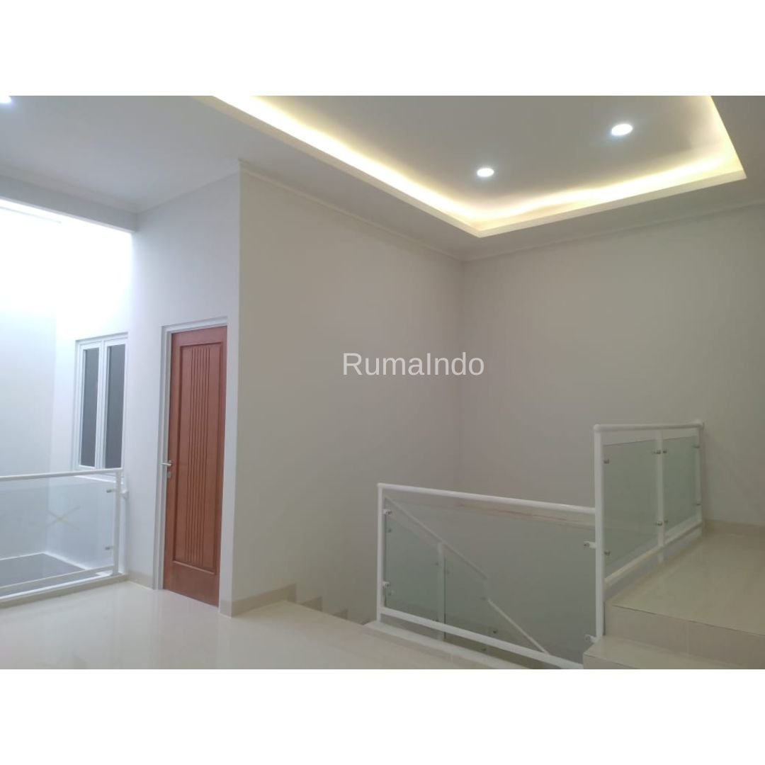 Dijual Murah Rumah Baru Ada Rooftop di Tebet Timur Jakarta Selatan - 7