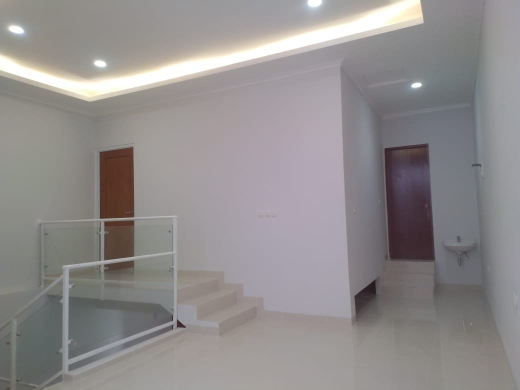 Dijual Murah Rumah Baru Ada Rooftop di Tebet Timur Jakarta Selatan - 10