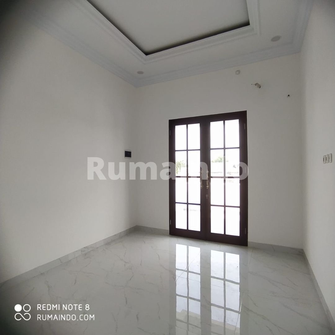 Dijual Rumah Ada Kolam Renang Di Komplek DPR Jln Benda Jagakarsa Jakarta Selatan - 8