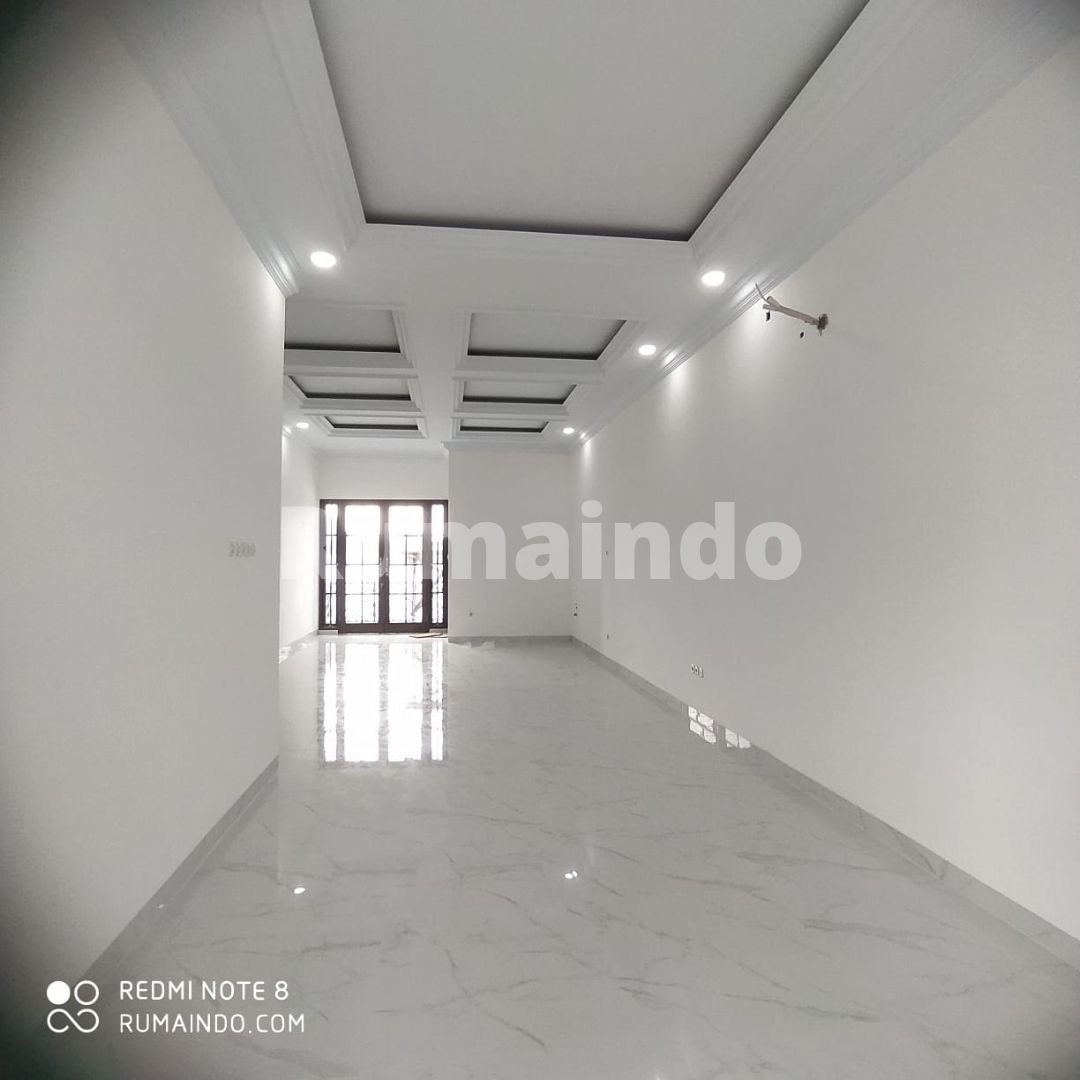 Dijual Rumah Ada Kolam Renang Di Komplek DPR Jln Benda Jagakarsa Jakarta Selatan - 3