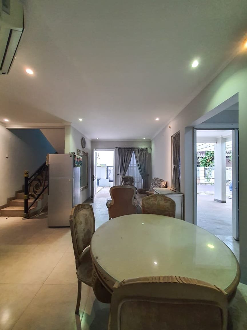 Dijual Rumah di Komplek Kejaksaan Agung Tebet Barat Jakarta Selatan - 7