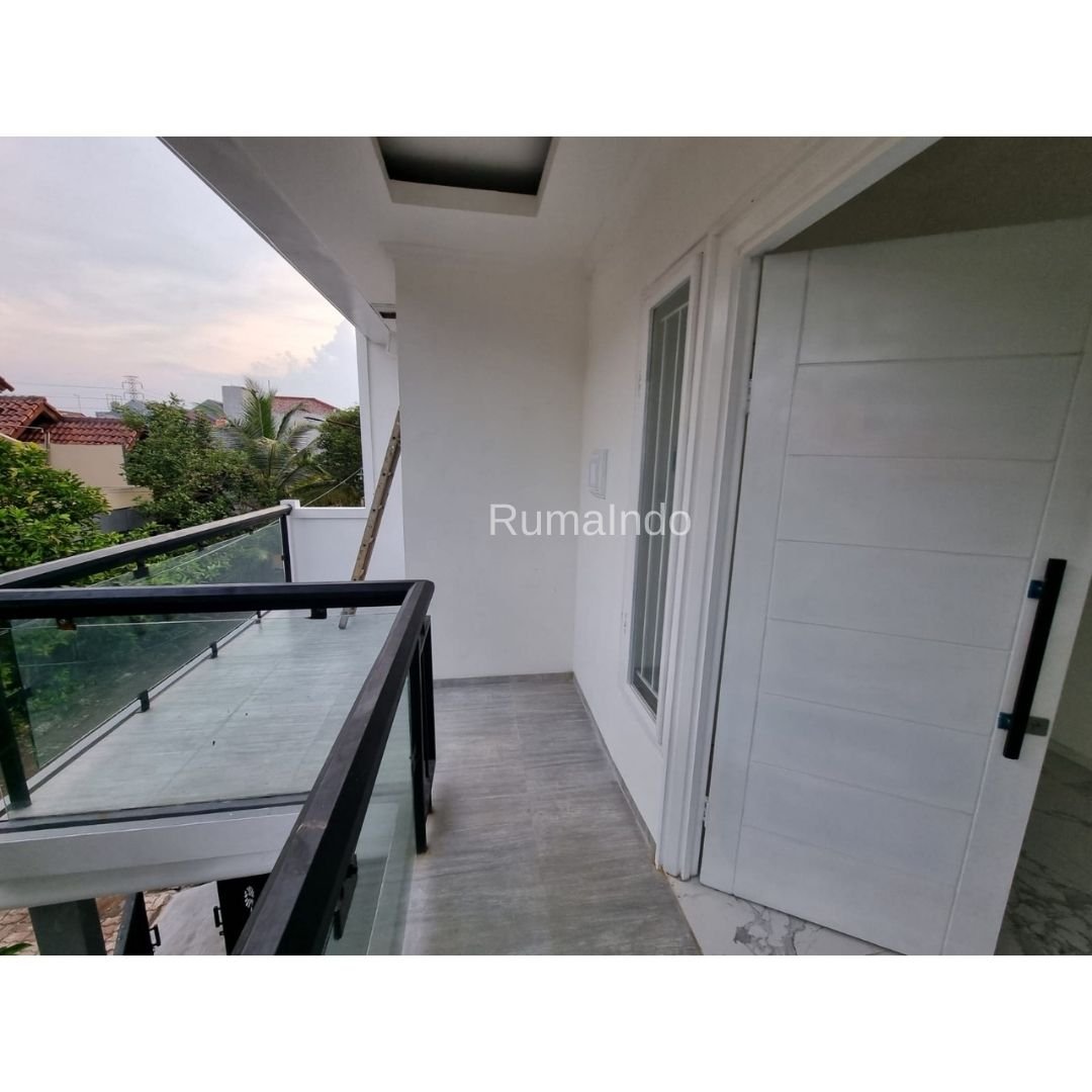 Dijual Rumah Ada Rooftop di Perumahan Pura Melati 2 Jati Rahayu Bekasi - 7