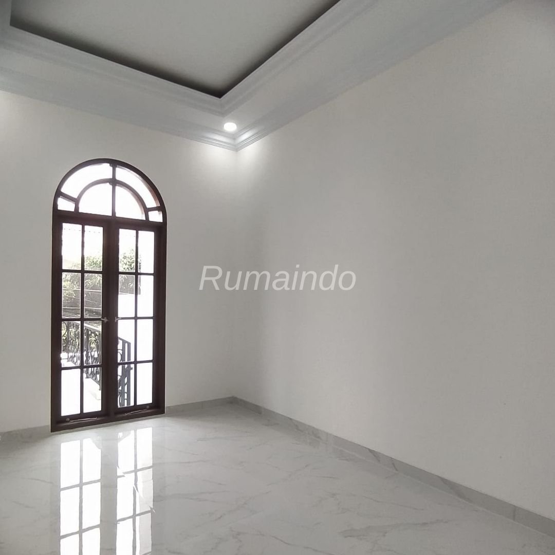Dijual Rumah Ada Kolam Renang Di Komplek DPR Jln Benda Jagakarsa Jakarta Selatan - 7