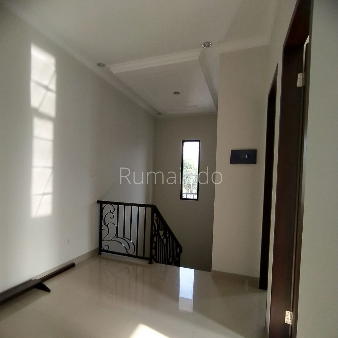 Dijual Murah Rumah Hook Non Cluster di Kahfi 1 Jagakarsa Jakarta Selatan - 4