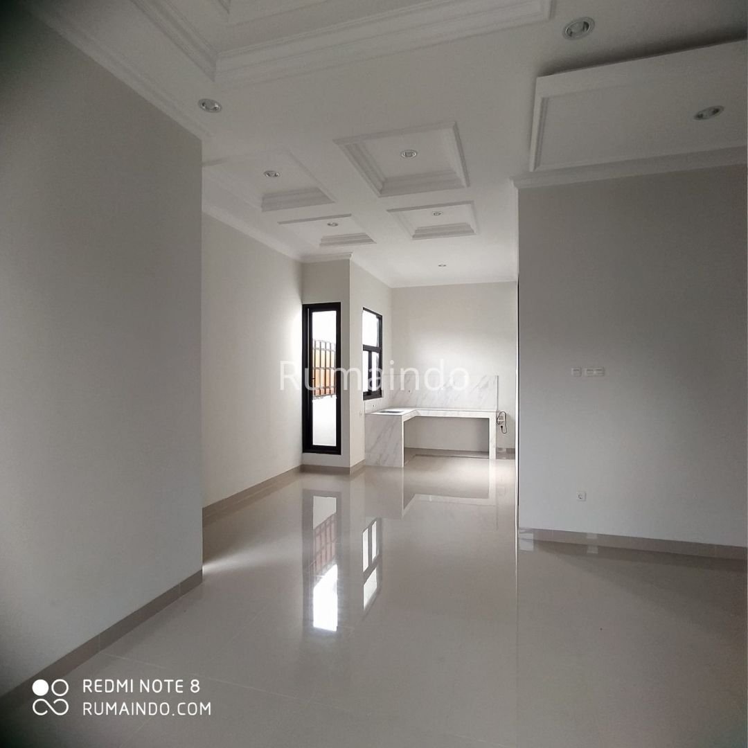 Dijual Murah Rumah Hook Non Cluster di Kahfi 1 Jagakarsa Jakarta Selatan - 5
