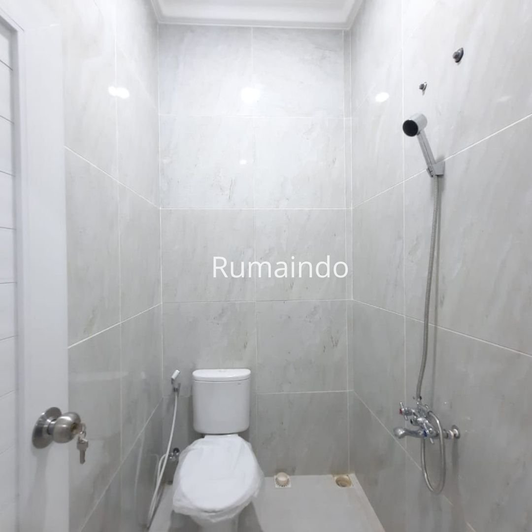 Dijual Rumah Cluster di Jln Warung Sila Raya Jagakarsa Jakarta Selatan - 8