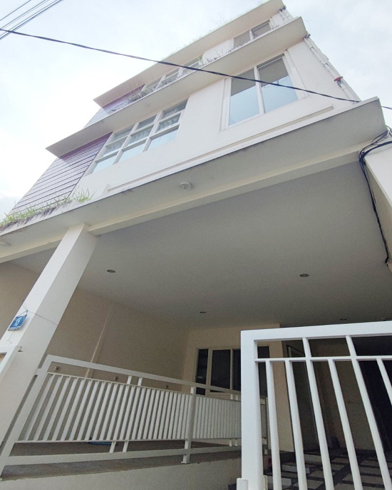 Kost Putri Dekat UNAIR Kampus A, Grand City Mall, WTC Surabaya, Tunjungan Plaza, RS Siloam Surabaya, Stasiun Gubeng - 3