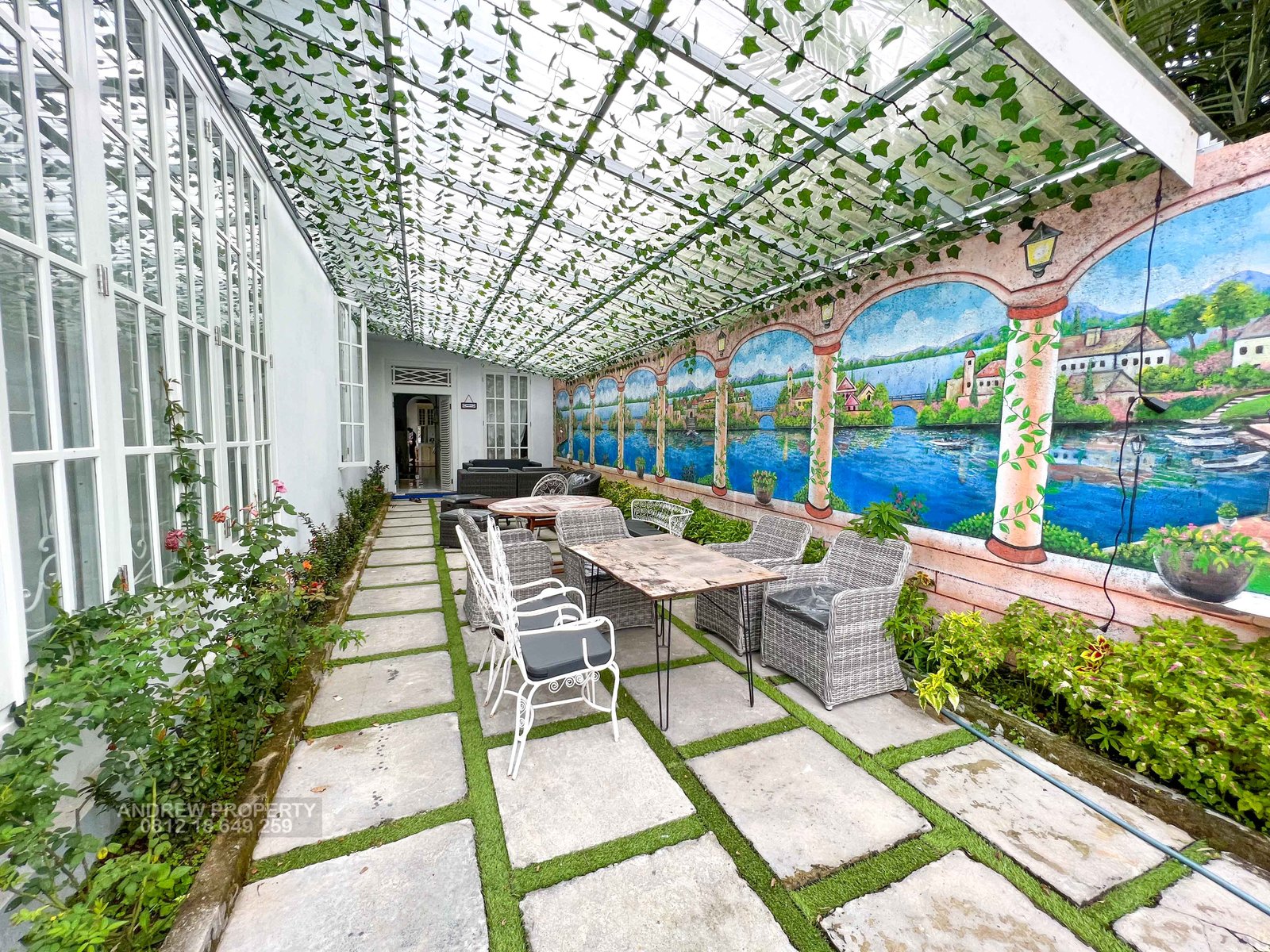 JUAL RUMAH TURI BALERANTE MEWAH KOLAM RENANG TAMAN LUAS - 6
