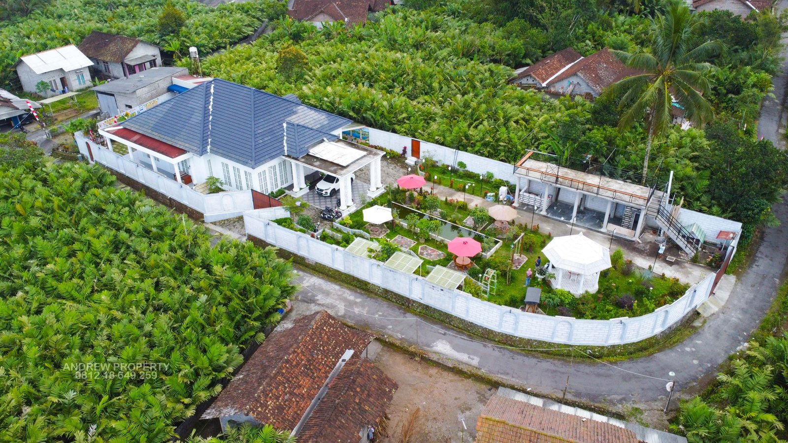 JUAL RUMAH TURI BALERANTE MEWAH KOLAM RENANG TAMAN LUAS - 1