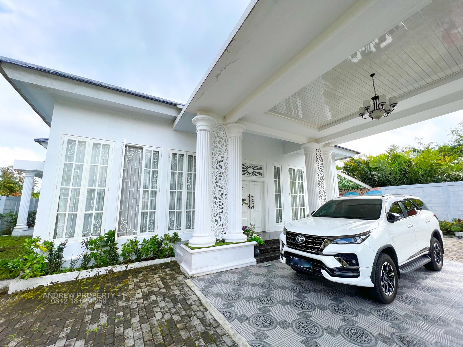 JUAL RUMAH TURI BALERANTE MEWAH KOLAM RENANG TAMAN LUAS - 5